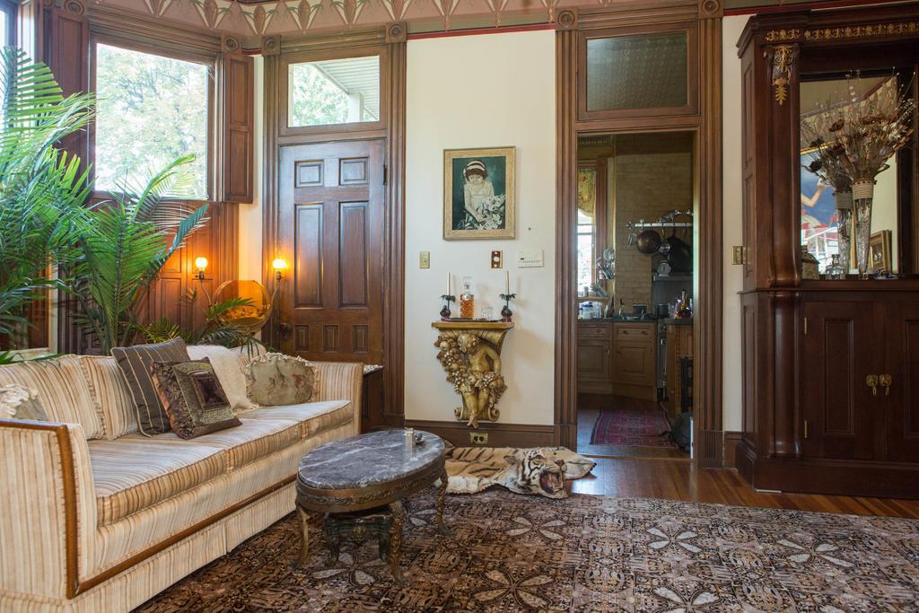 10 Clarke Bed & Breakfast Frederick Ngoại thất bức ảnh