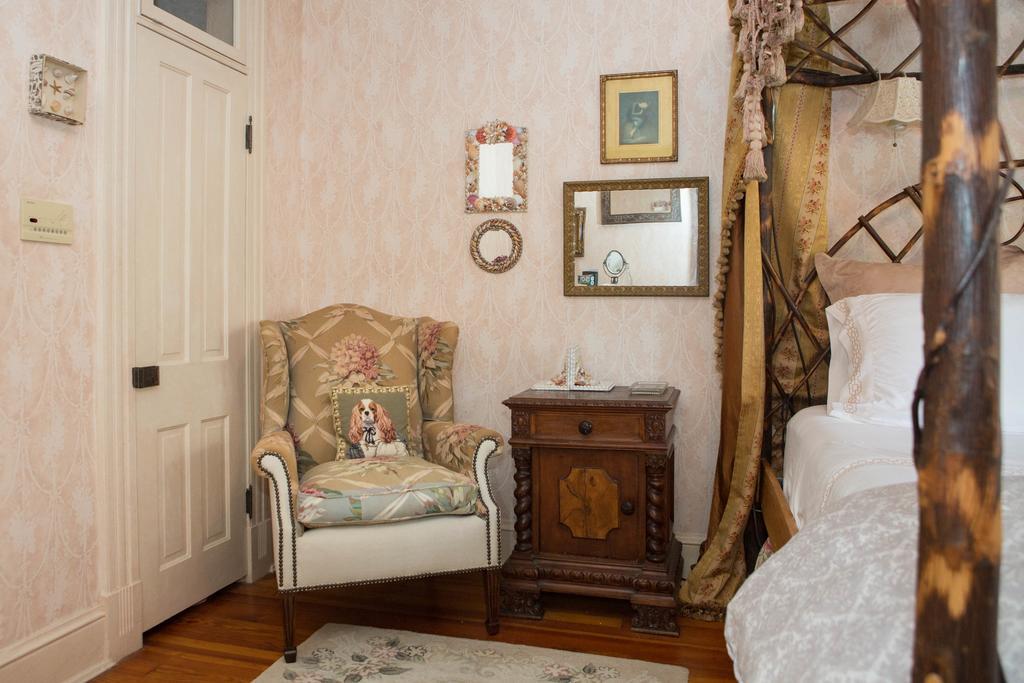 10 Clarke Bed & Breakfast Frederick Phòng bức ảnh